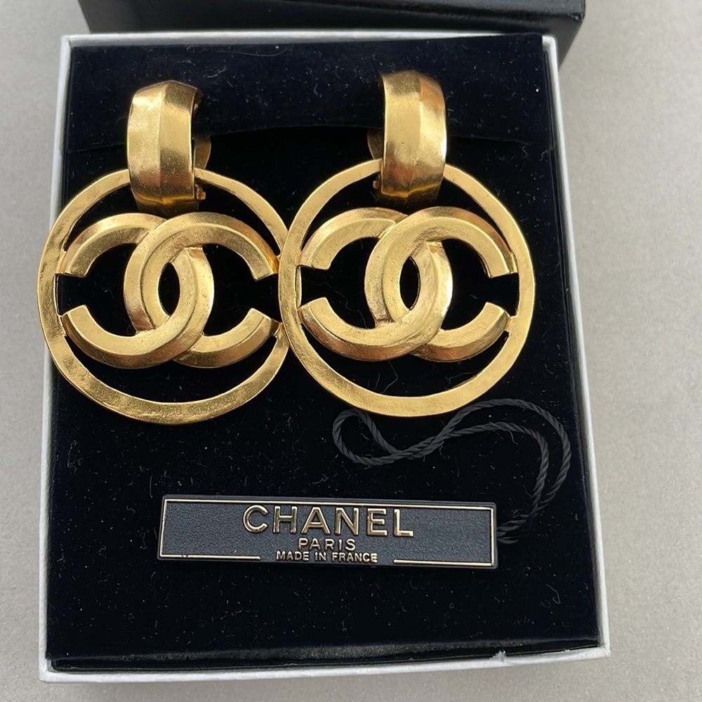 Stunning vintage gold Chanel earrings